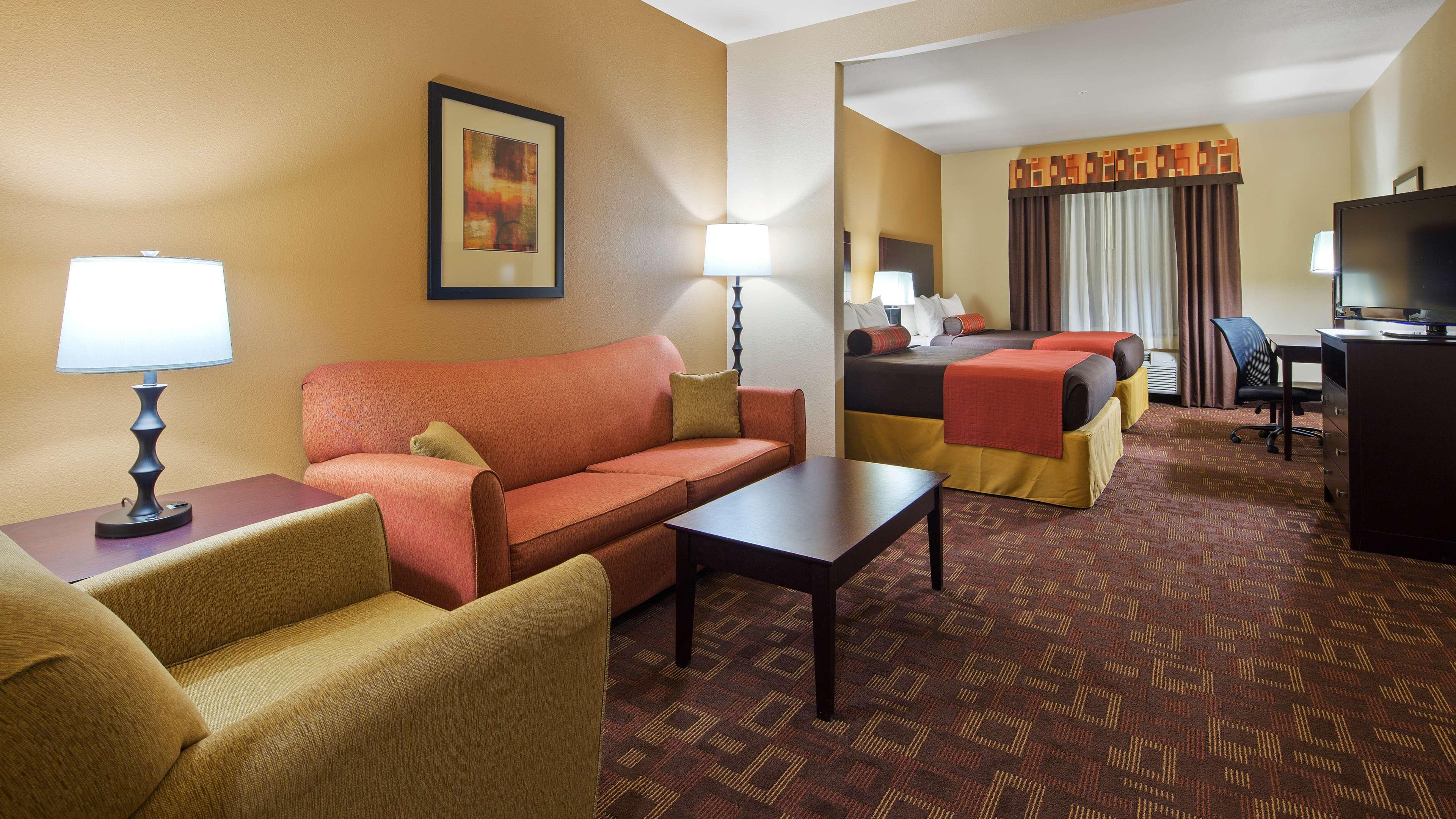 Best Western Plus Goliad Inn & Suites Exterior photo