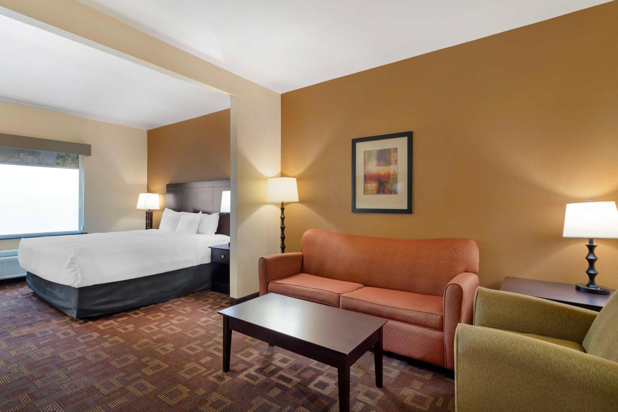 Best Western Plus Goliad Inn & Suites Exterior photo